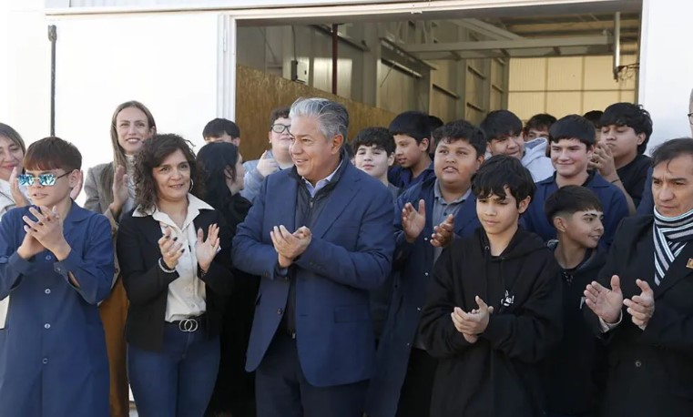 La EPET 10 de Plaza Huincul ya tiene su Salón de Actividad Física